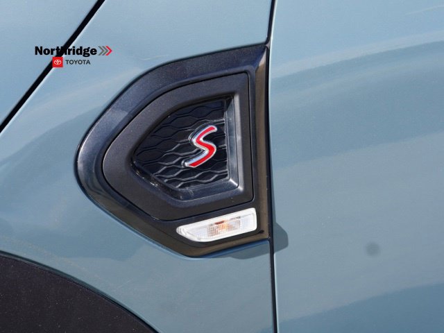 Used 2022 MINI Cooper Countryman S w/ Premium Package FWD image 9