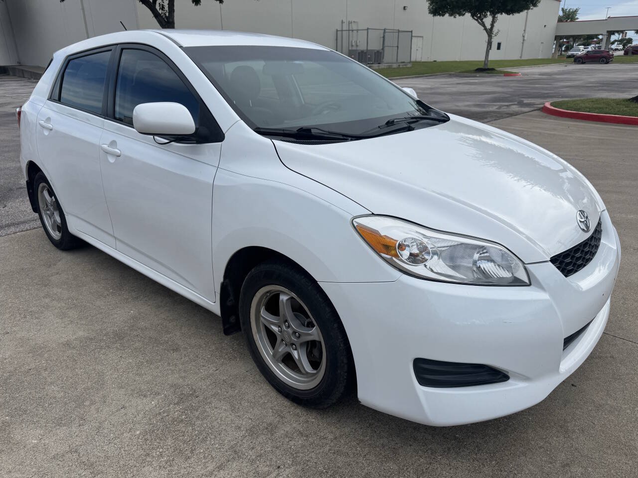 Used 2009 Toyota Matrix FWD image 12