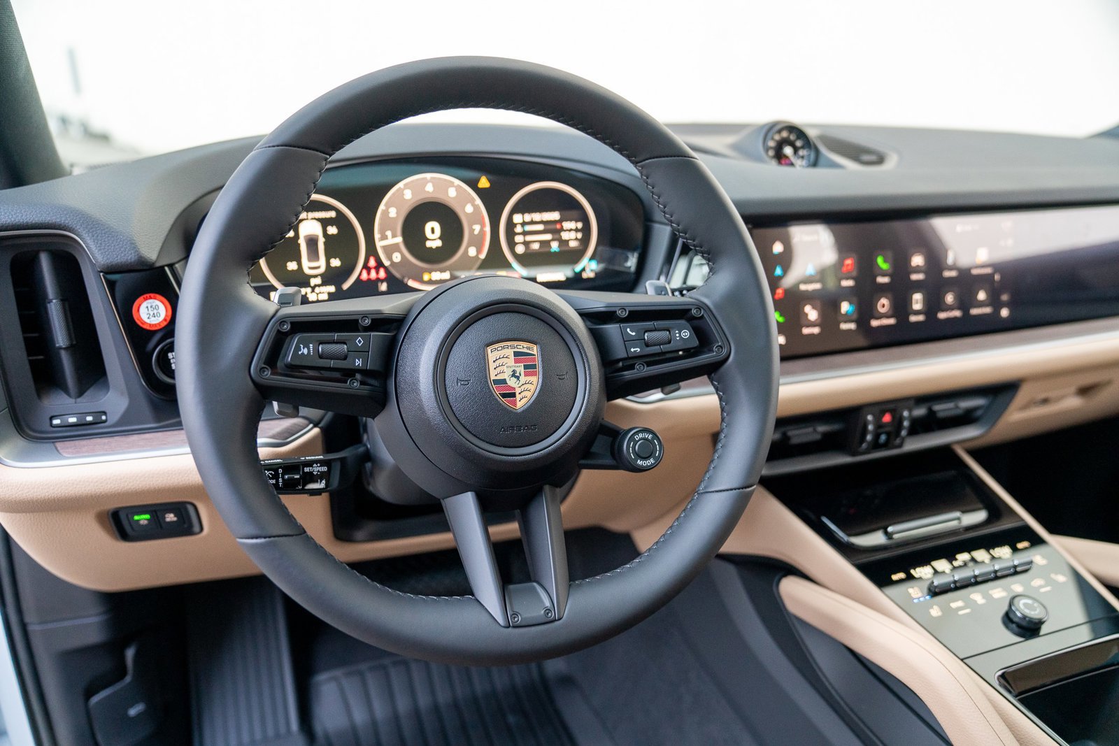 Certified 2025 Porsche Cayenne Coupe AWD/4WD image 12
