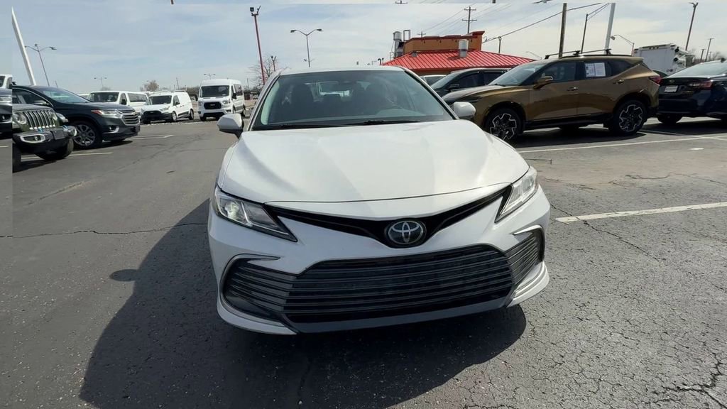 Used 2022 Toyota Camry LE FWD image 3
