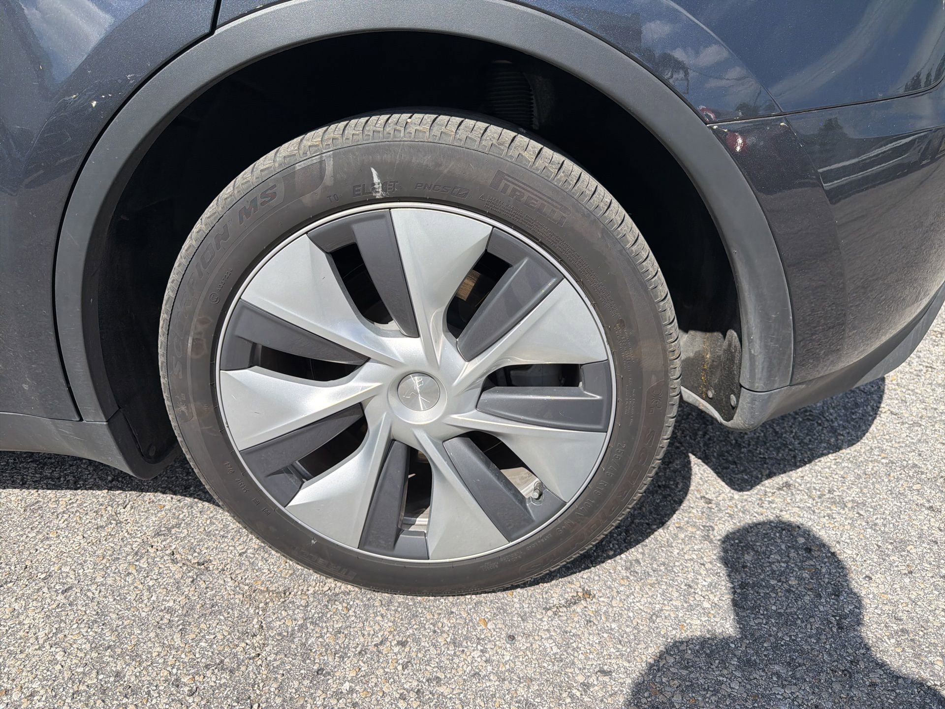 Used 2024 Tesla Model Y Long Range image 10