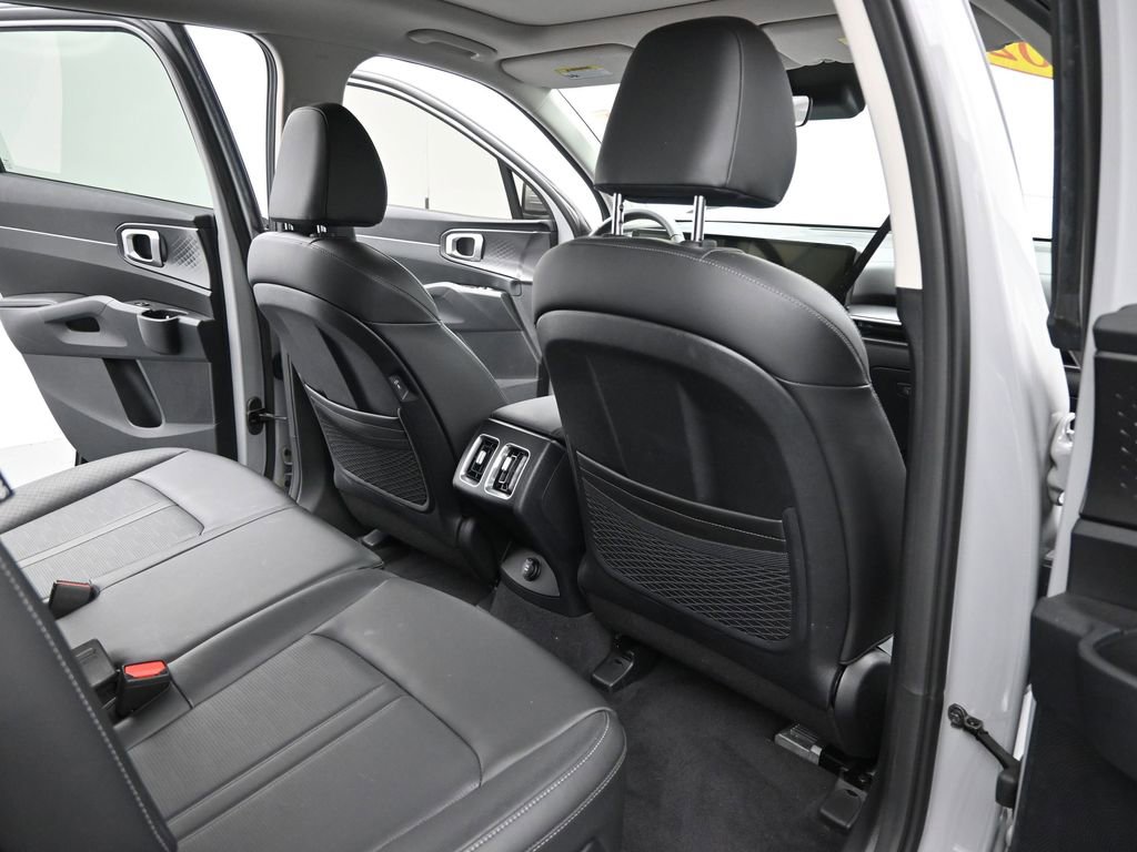 Used 2025 Kia Sorento S w/ Panoramic Sunroof Package image 20