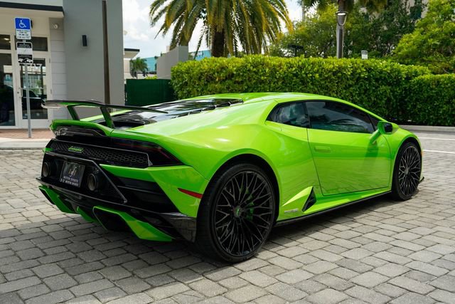 Used 2021 Lamborghini Huracan EVO RWD image 27