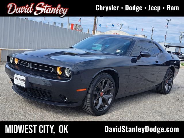 Used 2018 Dodge Challenger SXT Plus RWD image 1