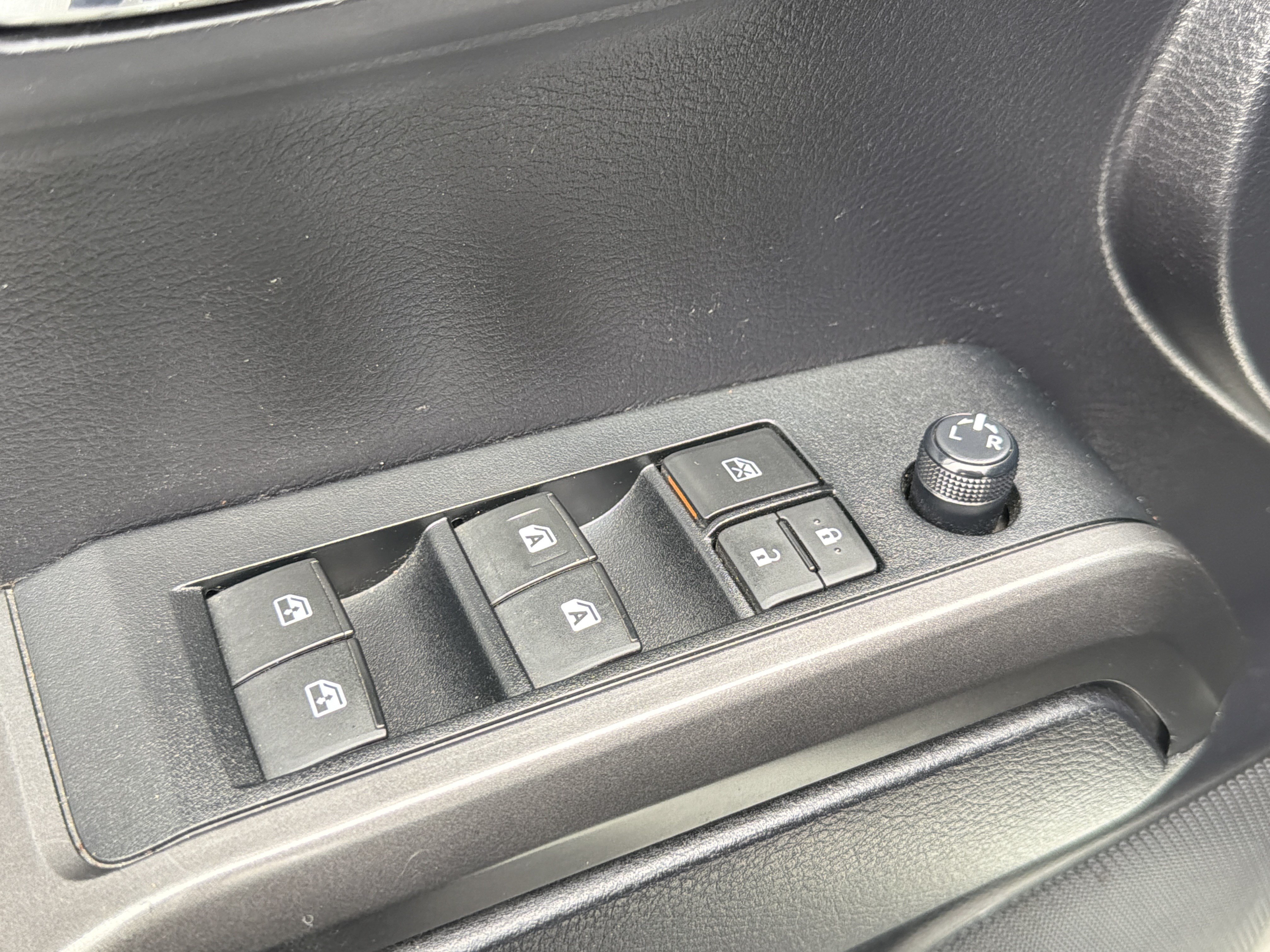 Used 2020 Toyota Tacoma TRD Off-Road AWD/4WD image 25