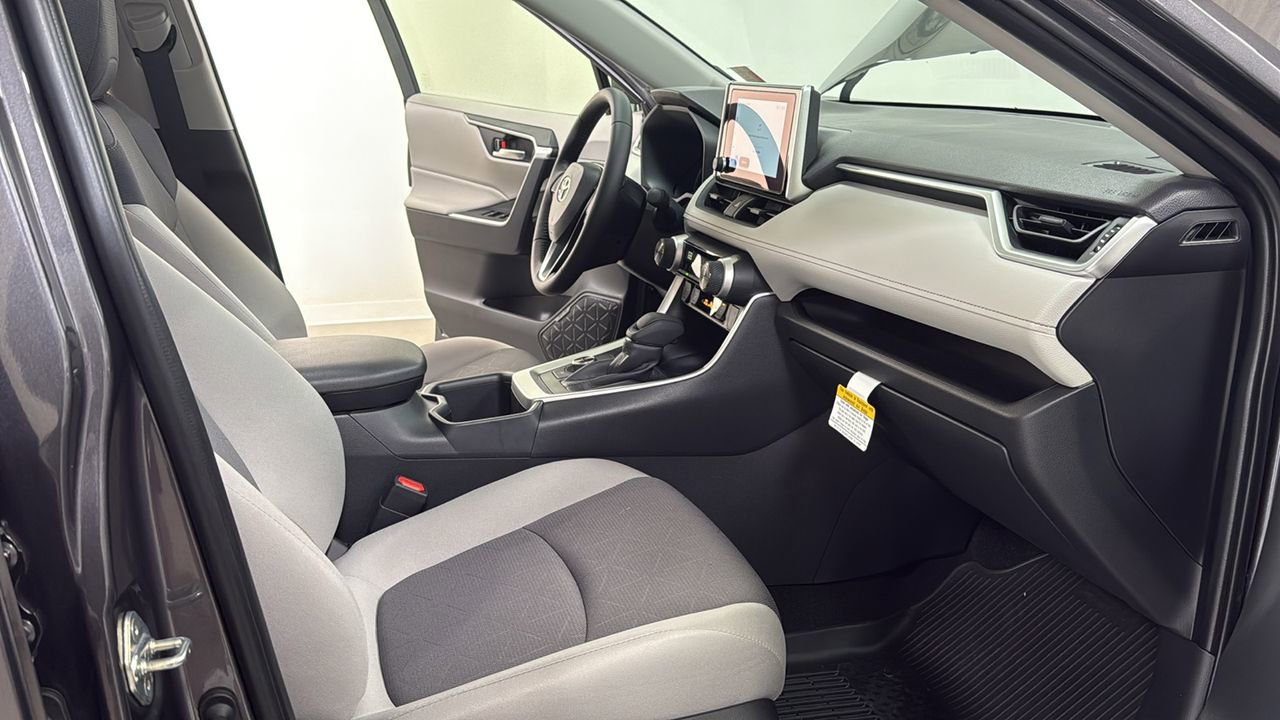 Certified 2025 Toyota RAV4 XLE w/ Convenience Package image 18