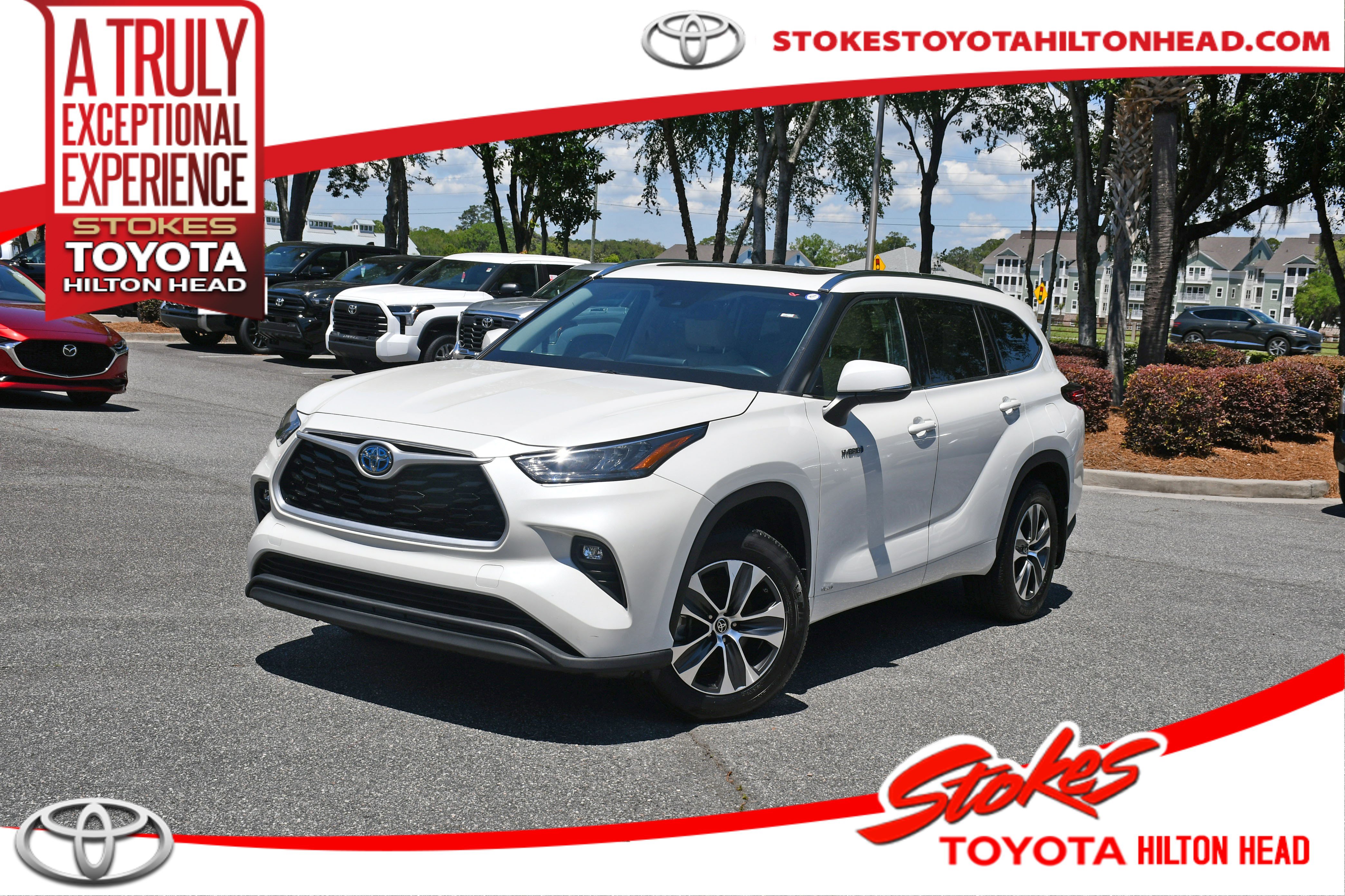 Certified 2020 Toyota Highlander XLE AWD/4WD image 1