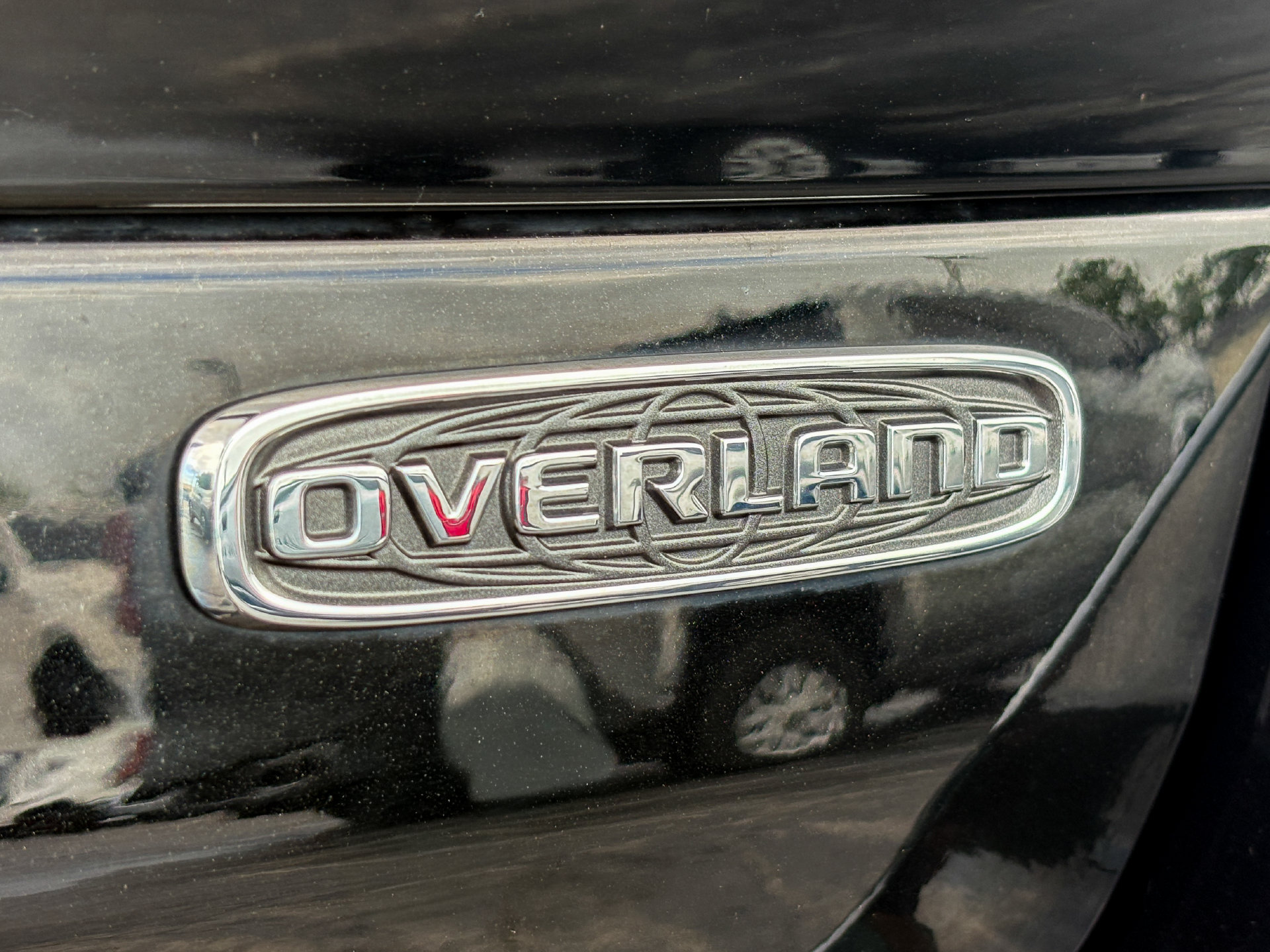 Used 2022 Jeep Grand Cherokee Overland w/ Luxury Tech Group IV AWD/4WD image 18
