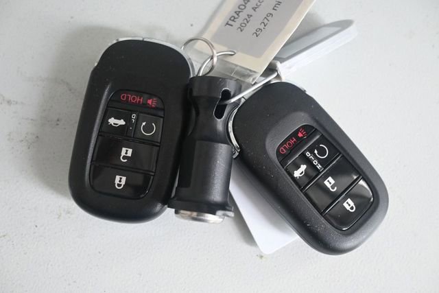 Used 2024 Honda Accord Sport image 9