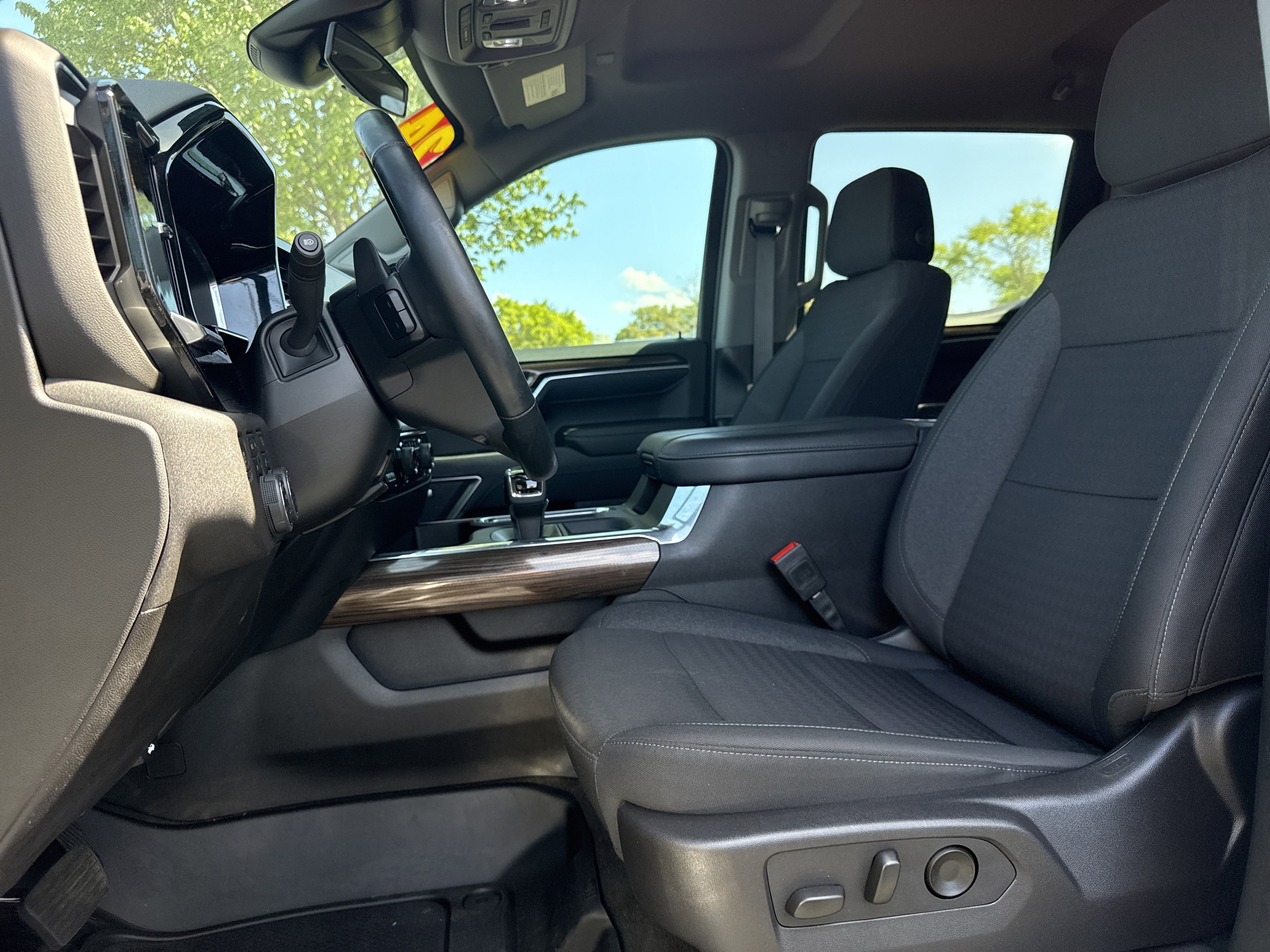 Used 2024 Chevrolet Silverado 1500 RST AWD/4WD image 17