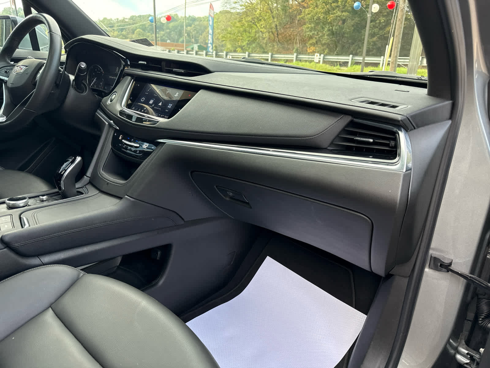 Used 2024 Cadillac XT6 Luxury w/ LPO, Floor Liner Package image 36