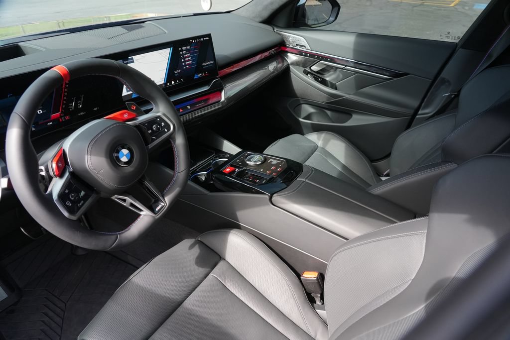 Used 2026 BMW M5 Touring AWD/4WD image 9