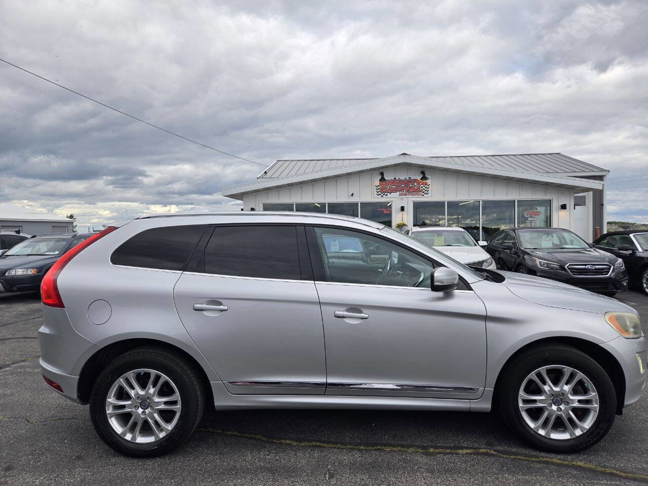 Used 2015 Volvo XC60 T5 image 9