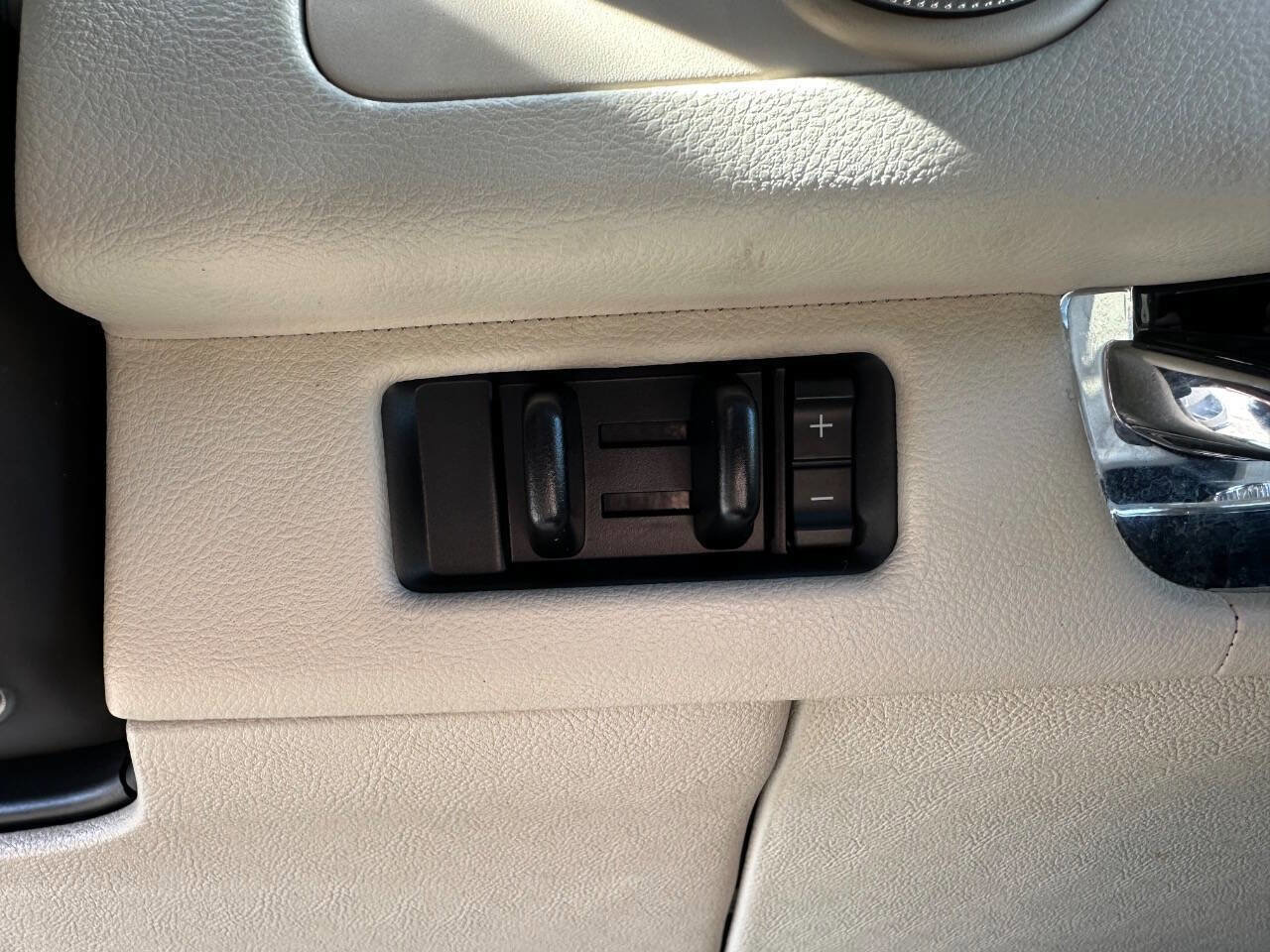 Used 2019 Lincoln Navigator L Reserve image 29