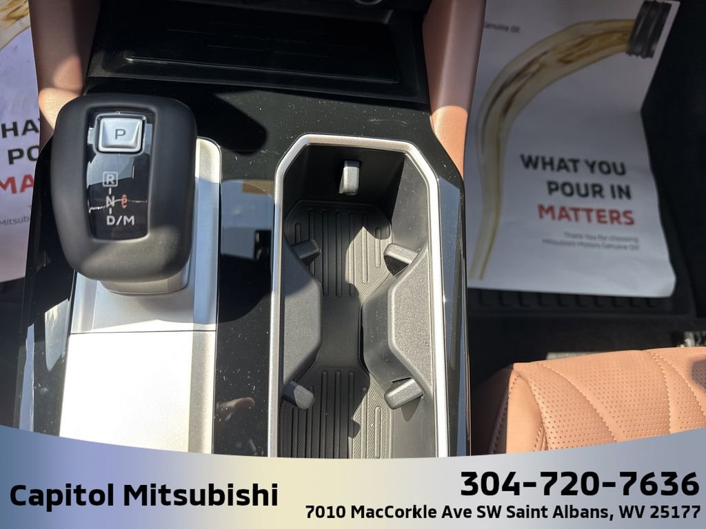 New 2025 Mitsubishi Outlander SEL image 25