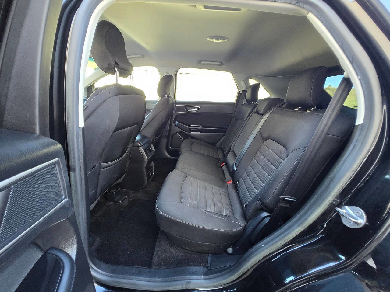 Used 2017 Ford Edge SEL image 25