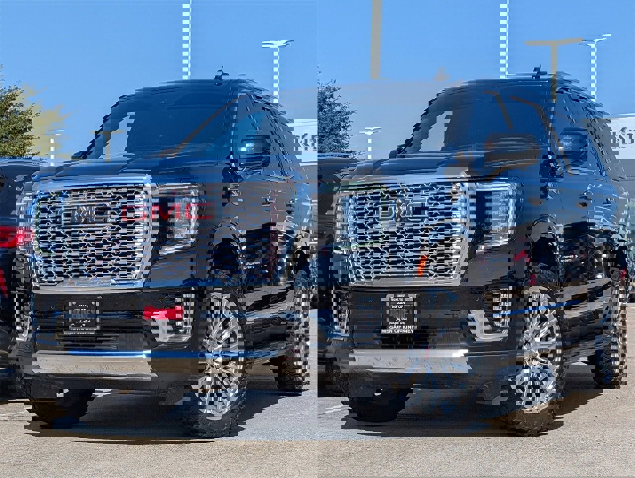 Used 2024 GMC Yukon Denali w/ Max Trailering Package image 2