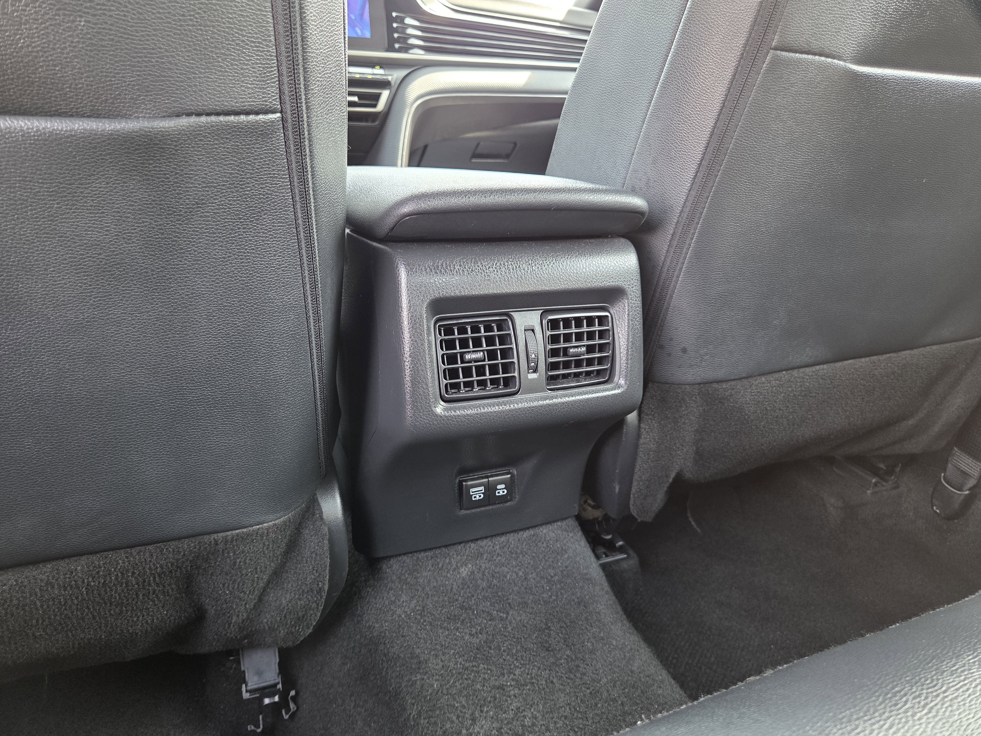 Used 2025 Toyota Camry SE image 19