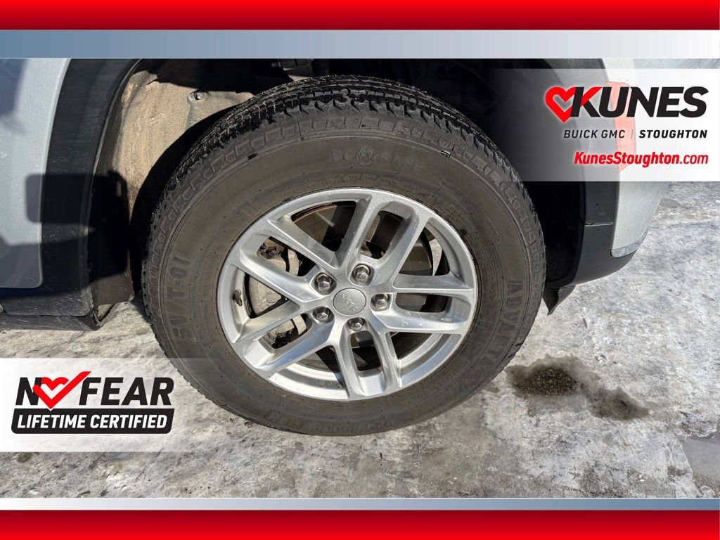 Used 2023 Jeep Grand Cherokee L Laredo image 15