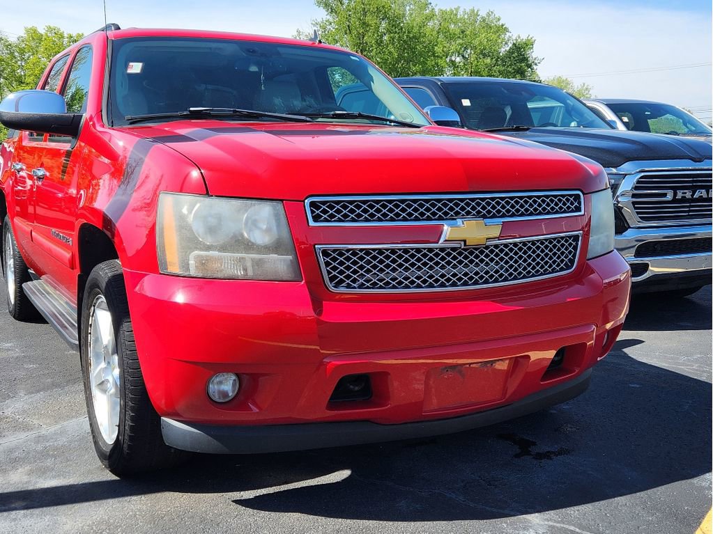 Used 2008 Chevrolet Avalanche LTZ w/ LTZ Preferred Equipment Group AWD/4WD image 7