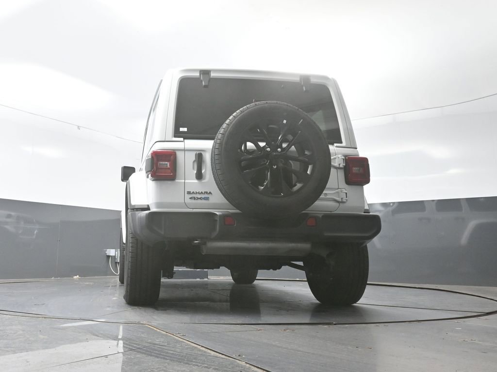 Used 2025 Jeep Wrangler Unlimited Sahara AWD/4WD image 31