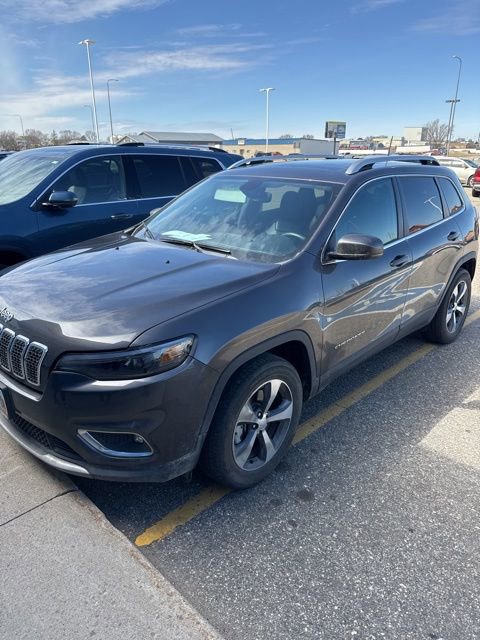 Used 2019 Jeep Cherokee Limited w/ Luxury Group image 2