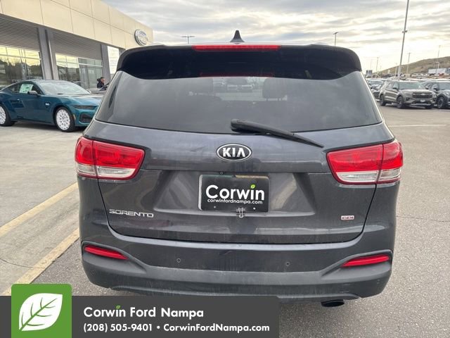 Used 2017 Kia Sorento LX w/ LX Convenience Package image 5