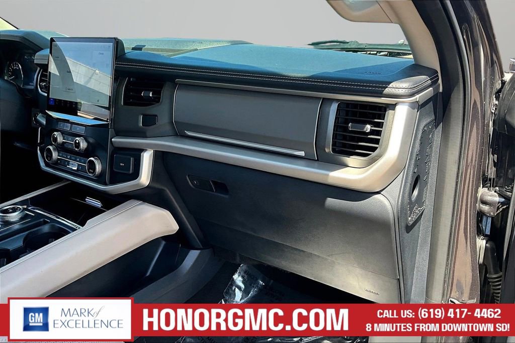 Used 2024 Ford Expedition XLT image 26