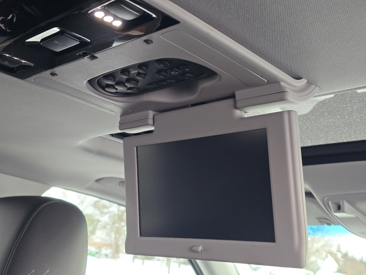 Used 2019 Cadillac Escalade Premium Luxury image 13