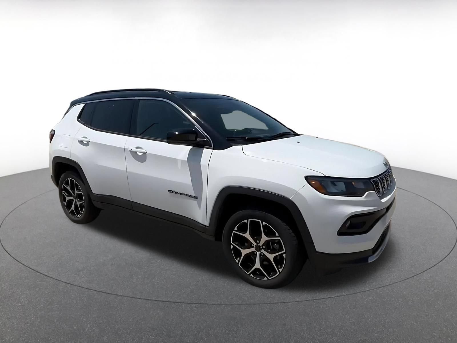 Used 2025 Jeep Compass Limited AWD/4WD image 2