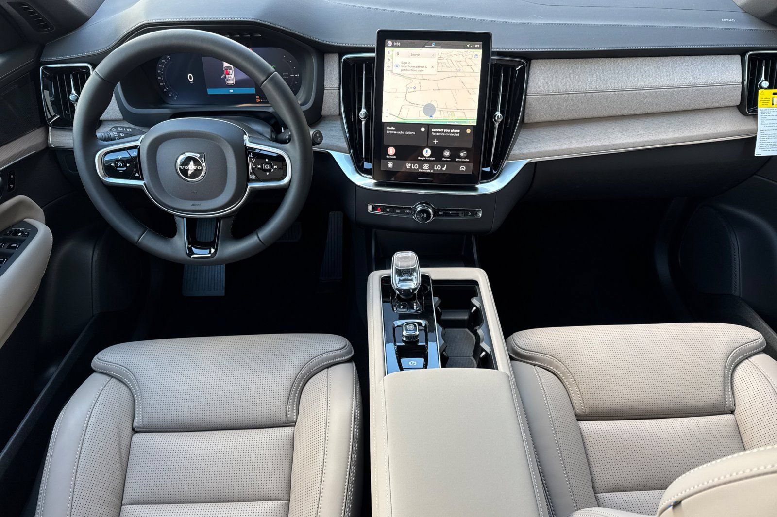 New 2026 Volvo XC90 T8 Ultra w/ Protection Package AWD/4WD image 14
