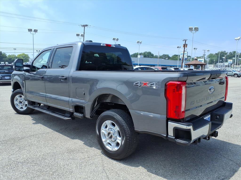 Used 2025 Ford F250 XLT AWD/4WD image 6