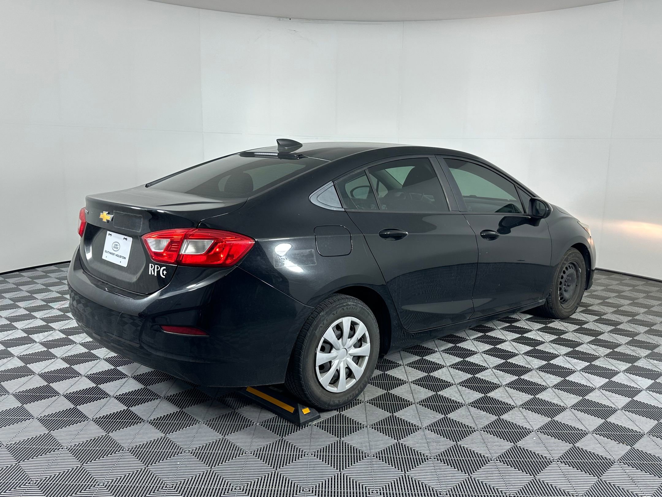 Used 2016 Chevrolet Cruze LS image 9