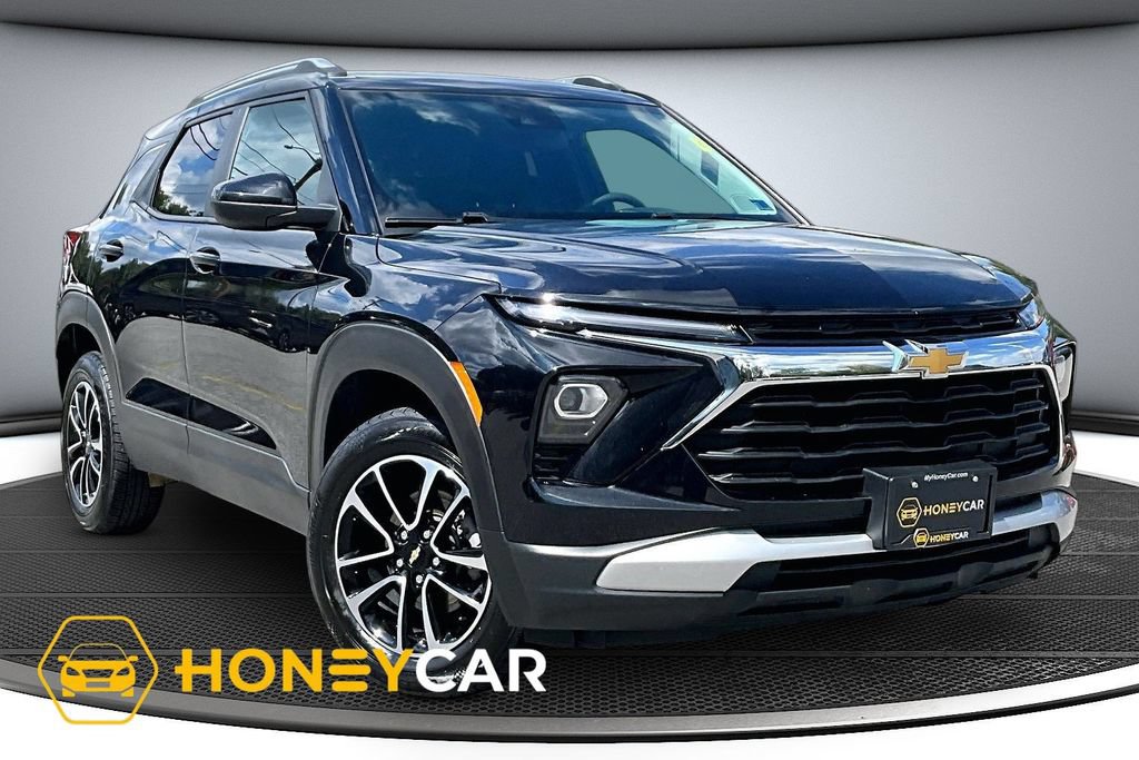 Used 2025 Chevrolet TrailBlazer LT AWD/4WD image 1