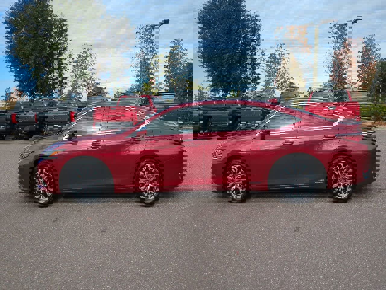 Used 2022 Lexus ES 300h w/ Premium Package image 3