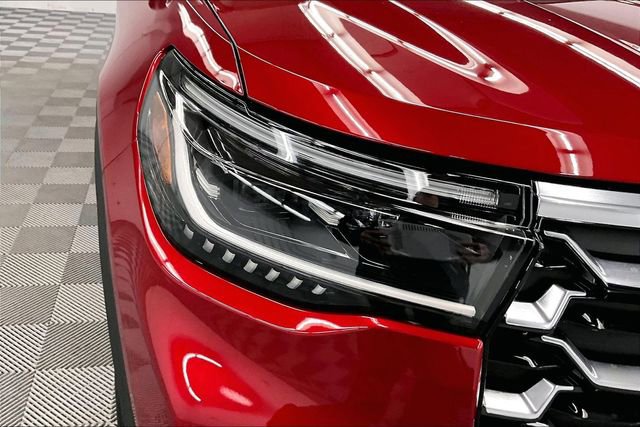 Used 2025 Ford Explorer Platinum w/ Ultimate Package image 32