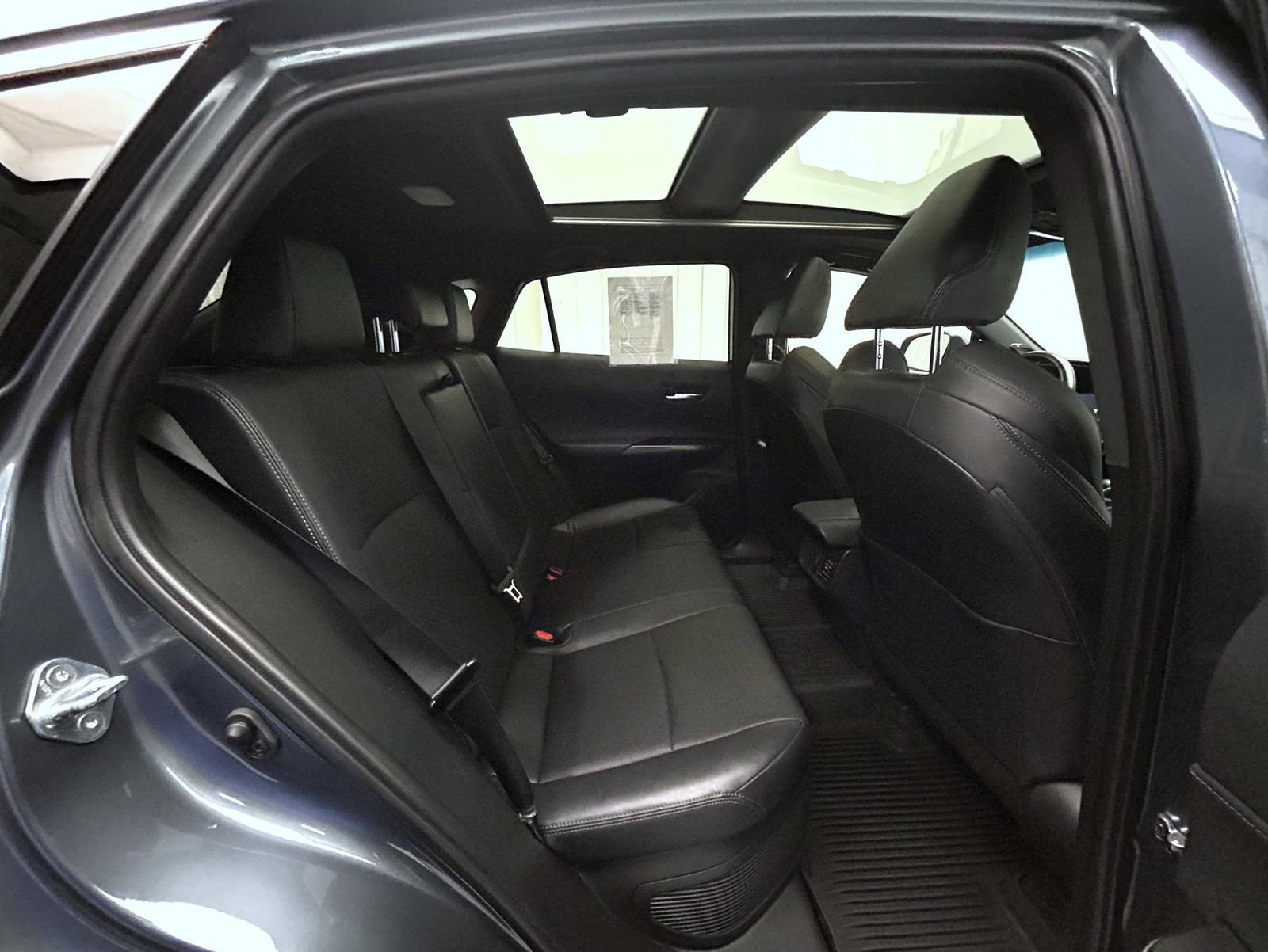 Used 2023 Toyota Venza Limited AWD/4WD image 18