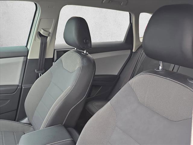 Used 2022 Volkswagen Taos SE image 15