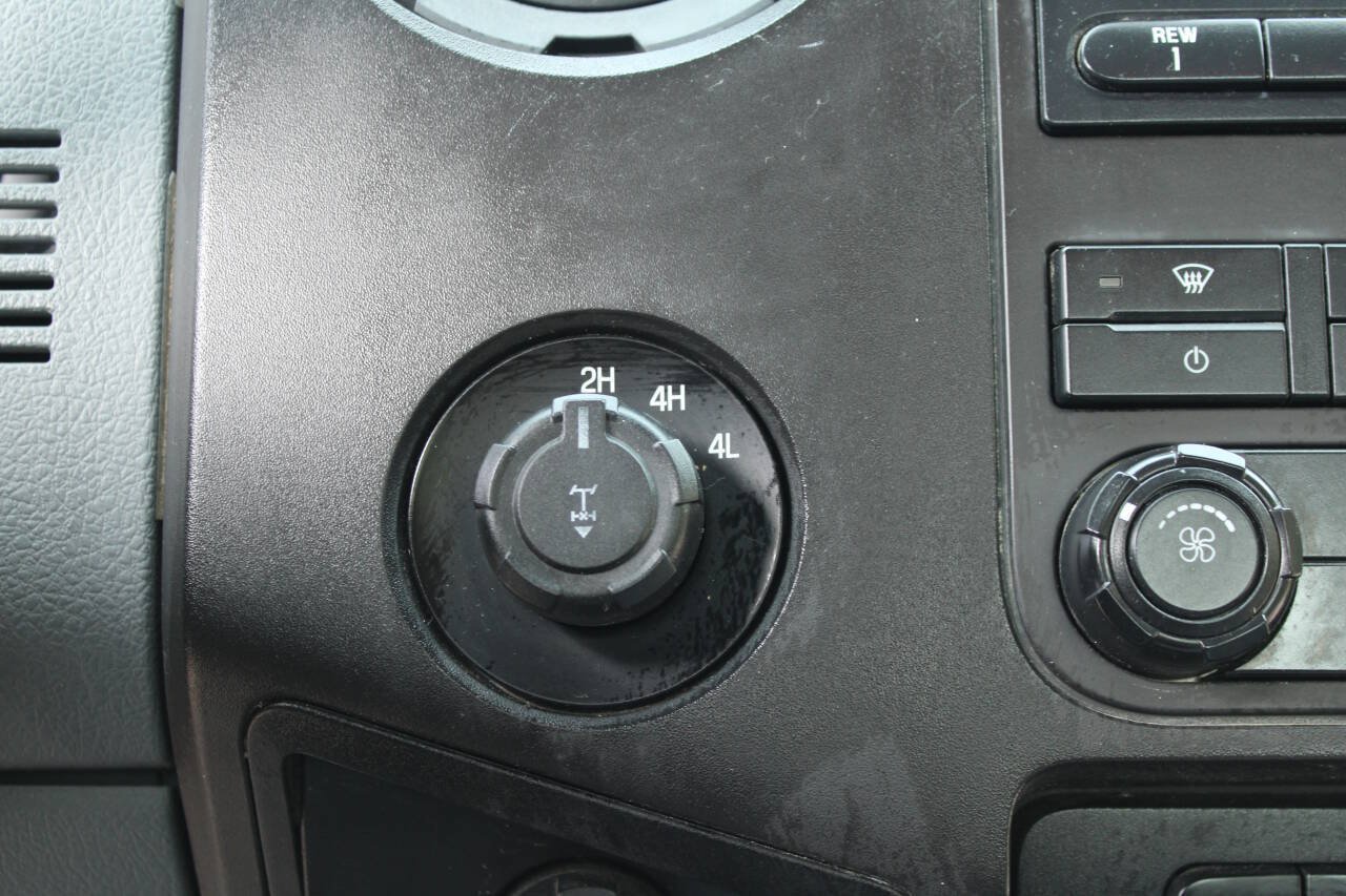 Used 2015 Ford F250 XL w/ Power Equipment Group AWD/4WD image 31