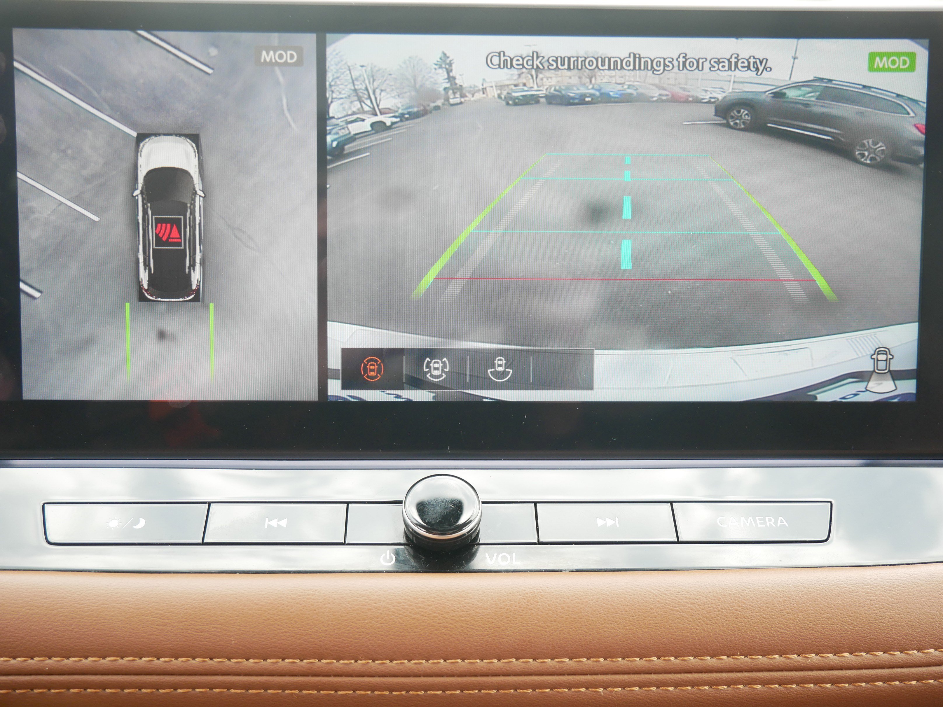 Used 2025 Nissan Rogue Platinum image 27