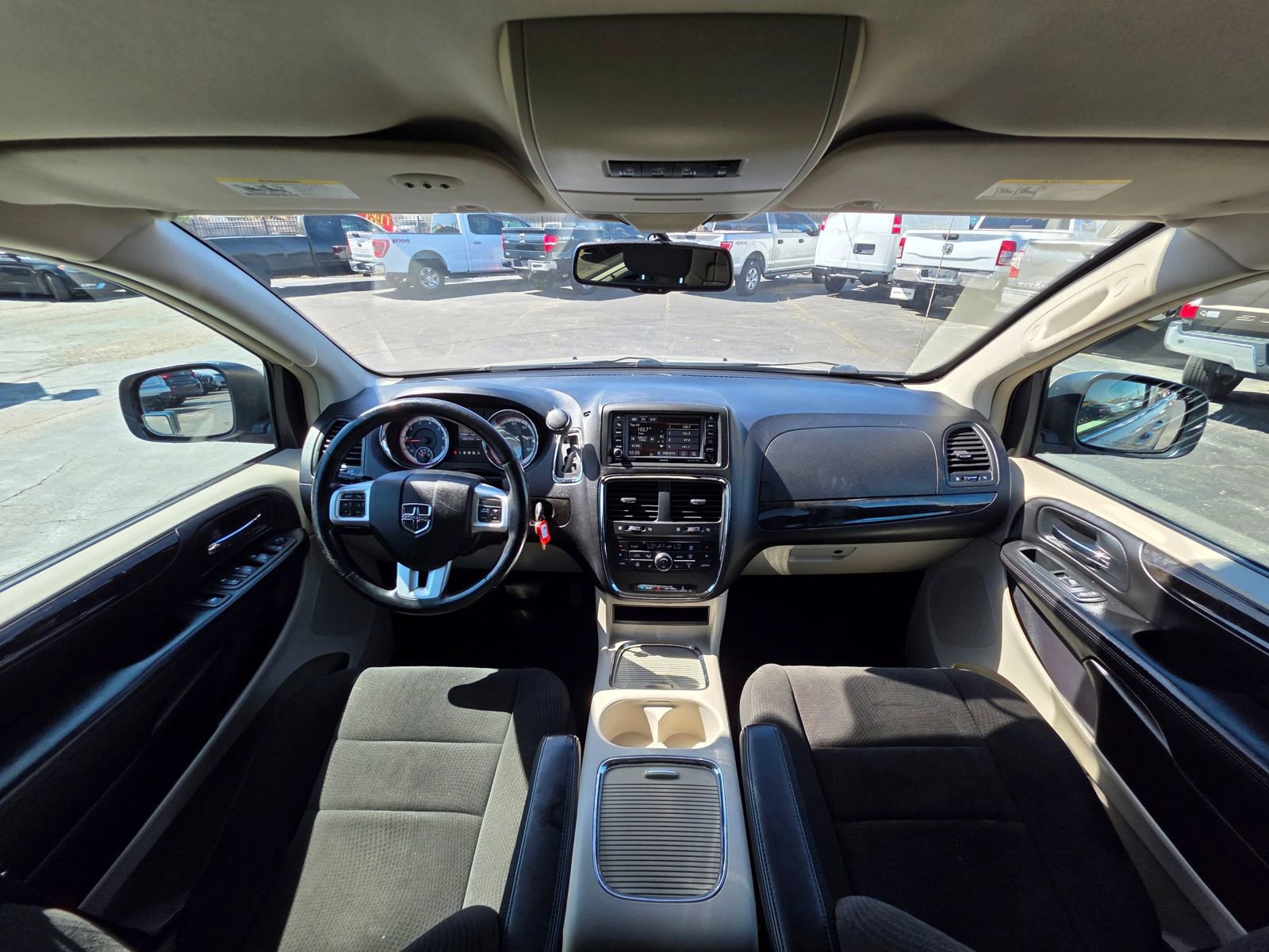 Used 2013 Dodge Grand Caravan Crew w/ Entertainment Group 1 image 2