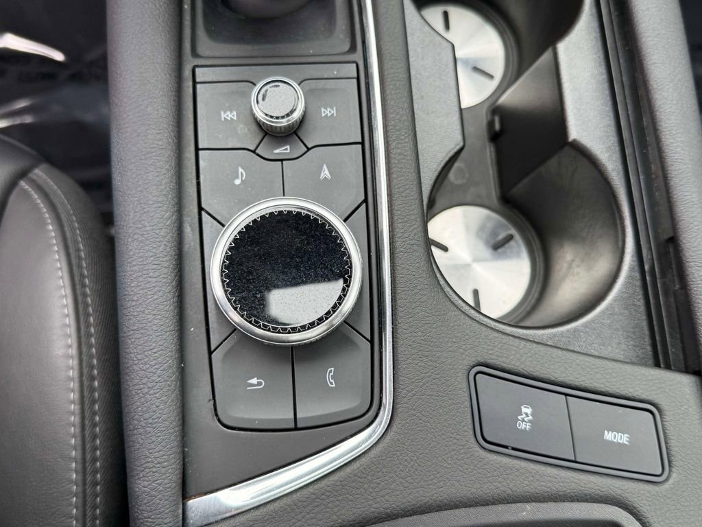 Used 2025 Cadillac XT6 Premium Luxury image 25