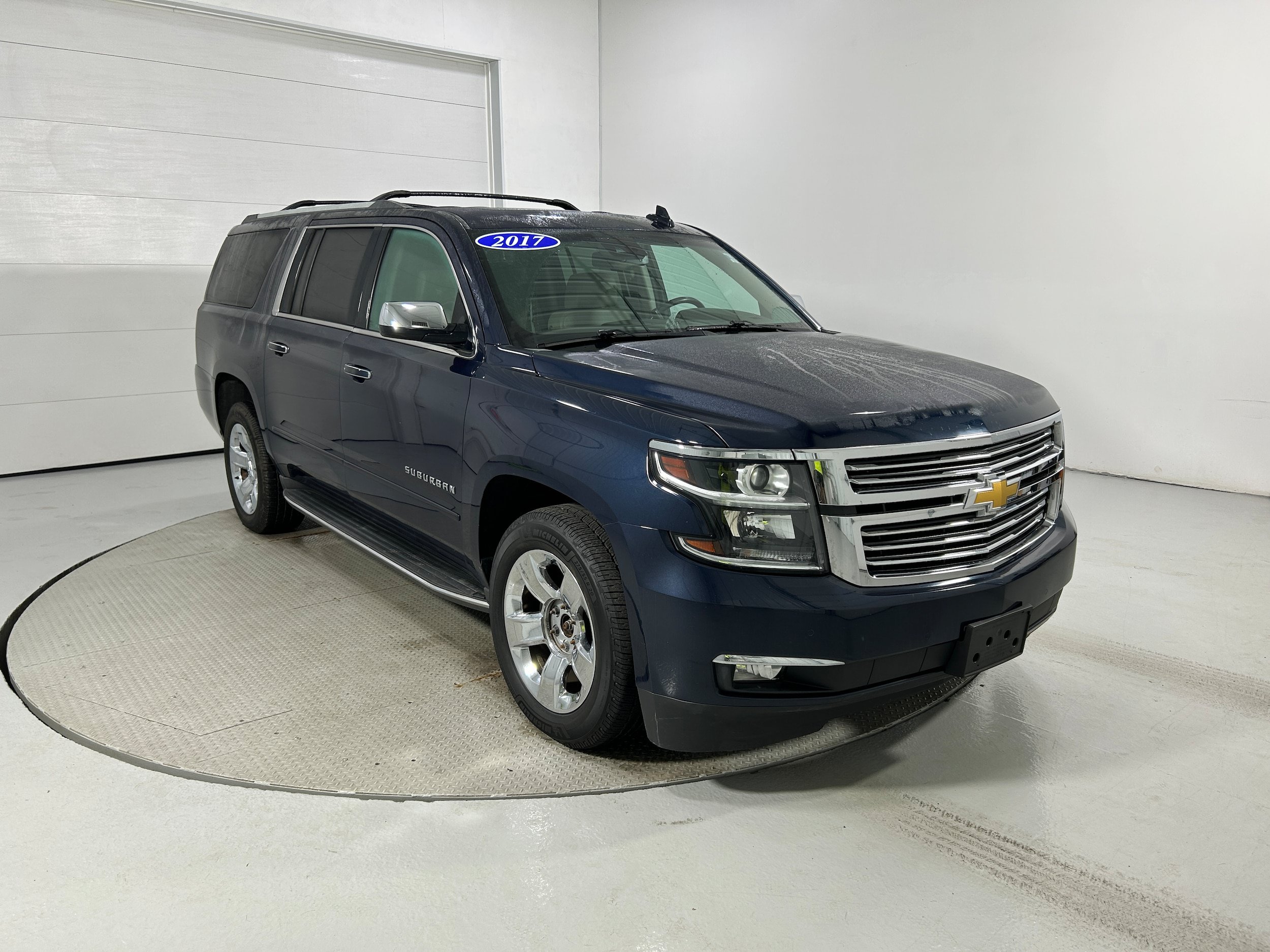 Used 2017 Chevrolet Suburban Premier AWD/4WD image 2