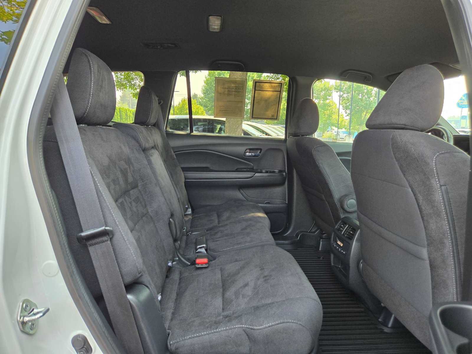 Used 2022 Honda Pilot Sport image 12