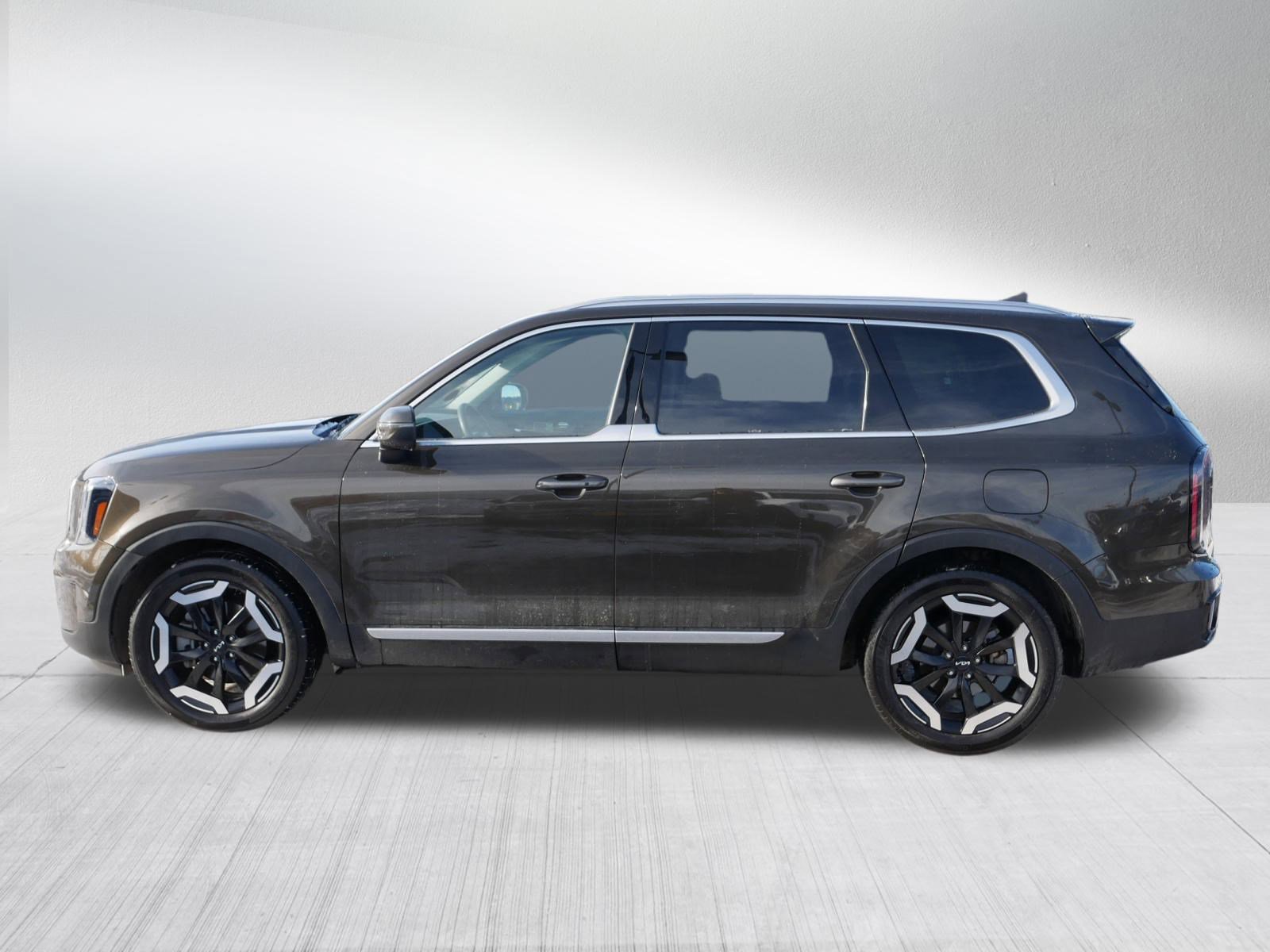 Certified 2023 Kia Telluride EX image 4