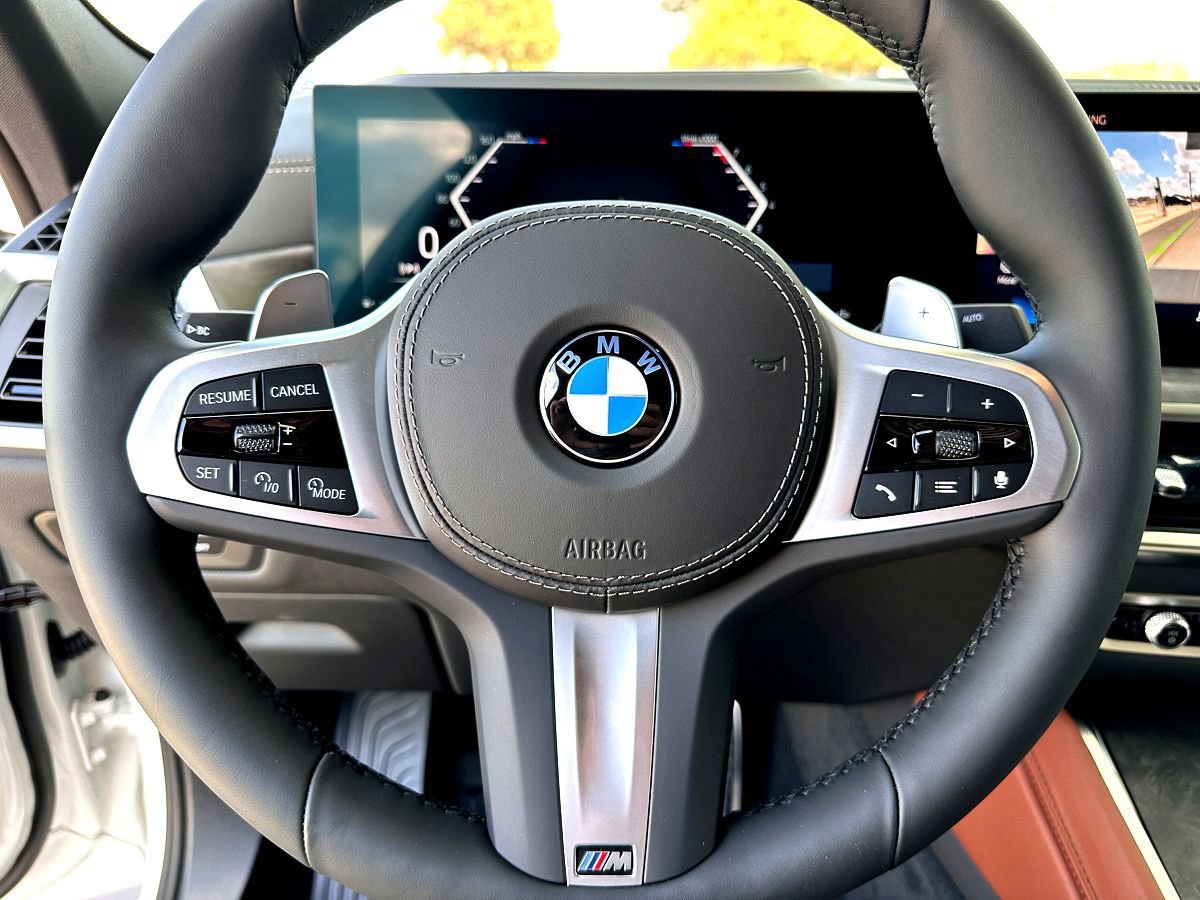 New 2026 BMW X6 xDrive40i w/ Climate Comfort Package image 13