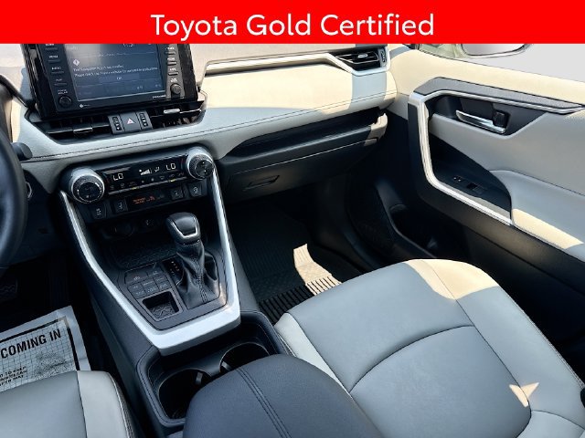 Certified 2021 Toyota RAV4 XLE Premium AWD/4WD image 25