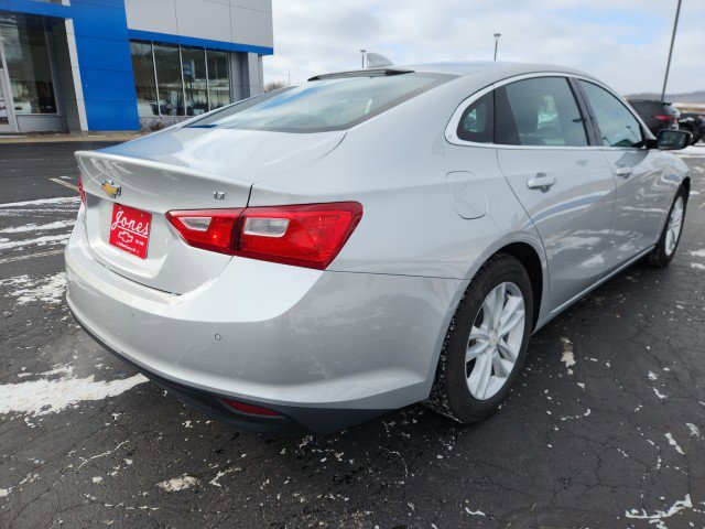 Used 2016 Chevrolet Malibu LT w/ Driver Confidence Package image 5