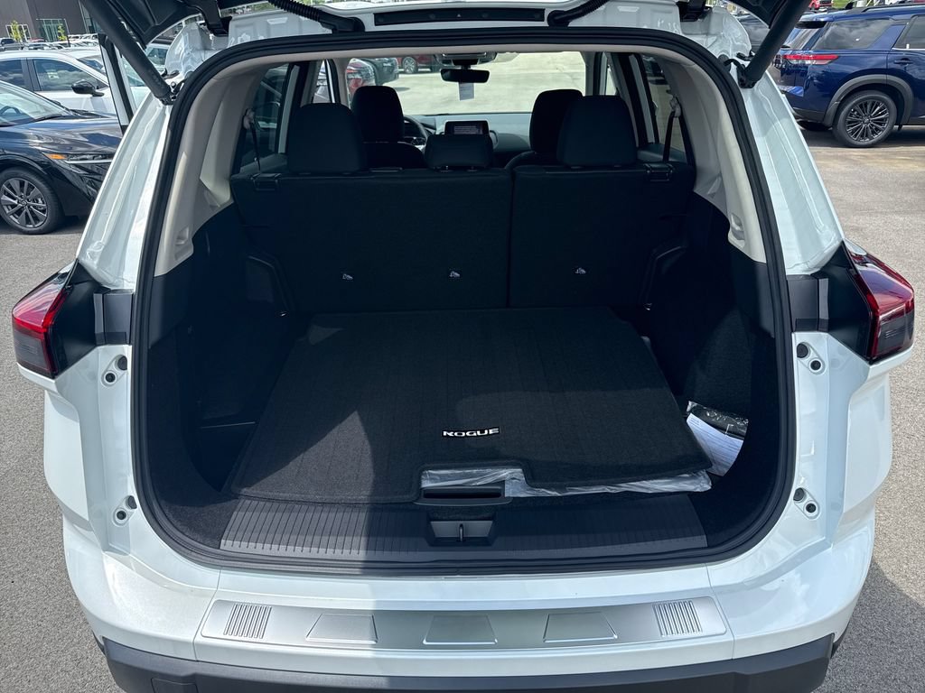 New 2026 Nissan Rogue SV w/ Cold Weather Package AWD/4WD image 9