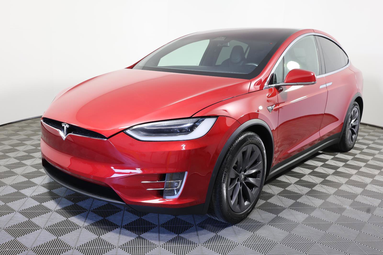 Used 2018 Tesla Model X 75D AWD/4WD image 1